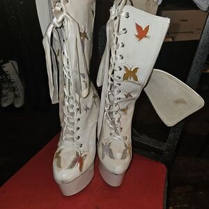 White Lace Up Boots with Chunky Sole